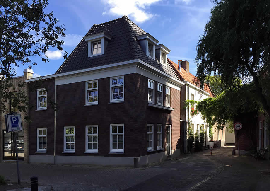 Nieuw Uilenburg te 's-Hertogenbosch -aanzicht Walpoort
