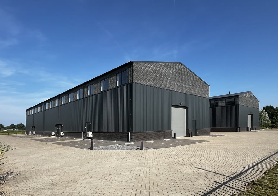 Eigentijds-landelijke bedrijfsverzamelgebouwen